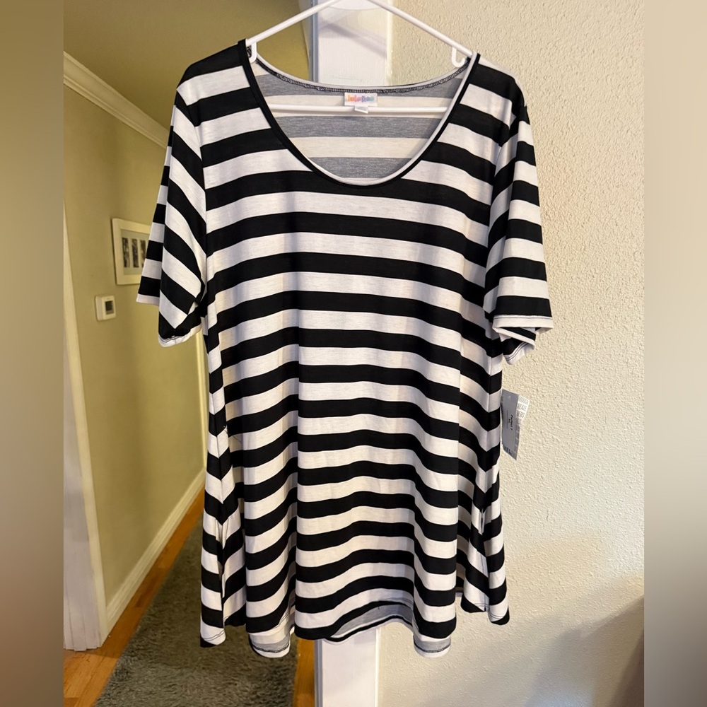 Lularoe Perfect Tee Tshirt Black White Stripes size XL - NWT